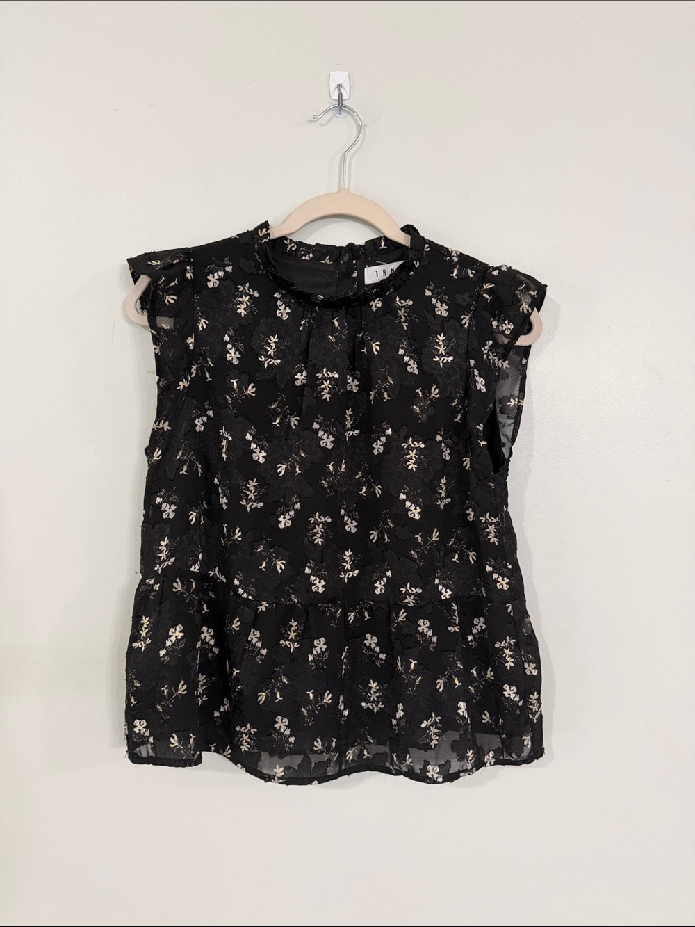 THML Black Floral Ruffle Cap-Sleeve Blouse